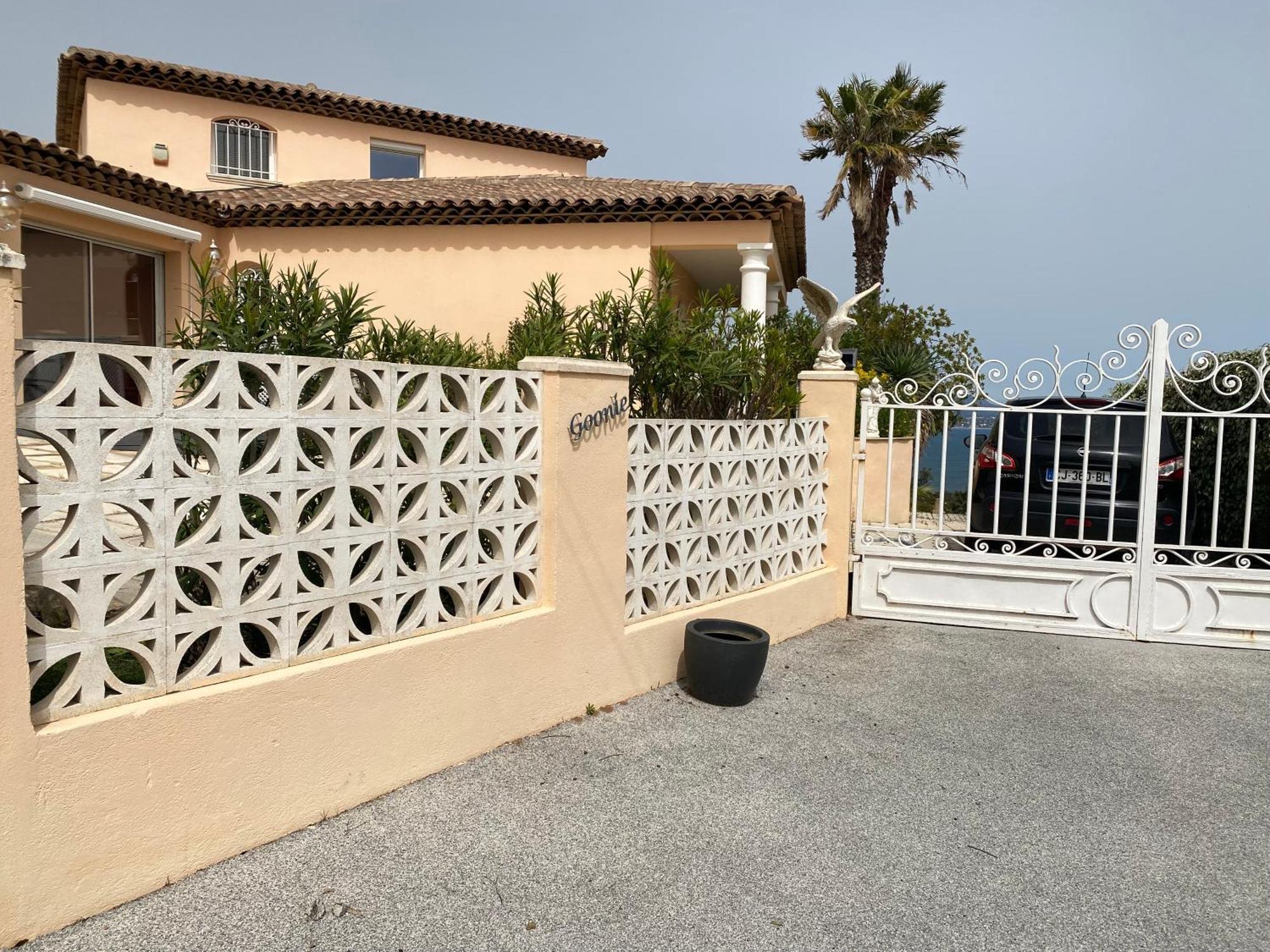 Villa Goonie Les Issambres Exterior photo